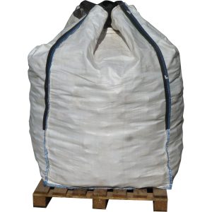 Big-bag de briques de sciure de chêne densifiée sur palette